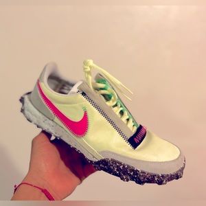 Nike women’s waffle racer crater